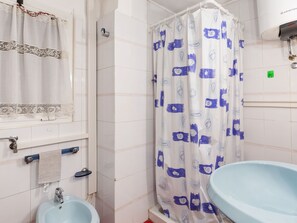 Apartment | Badezimmer | Dusche, Handtücher