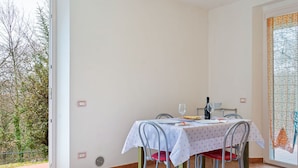 Dining - Pleasant Holiday Home in Magione With Swimming Pool (Magione)