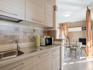 House | Private kitchen | High chair - Belvilla by OYO APT 7 Villa DEI Pini (Ameglia)