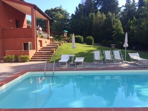 Outdoor pool - Lush Apartment in Castelfiorentino With Swimming Pool (Castelfiorentino)