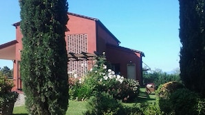 Exterior - Lush Apartment in Castelfiorentino With Swimming Pool (Castelfiorentino)