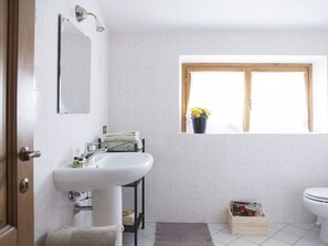 House | Bathroom