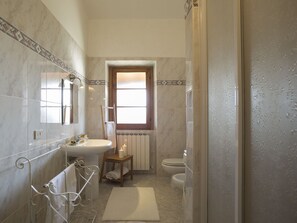 House | Bathroom - Beautiful Farmhouse With Pool (Arezzo)