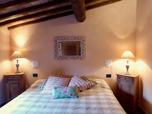 Casa | 1 habitación y muebles diferentes 