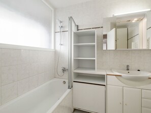 Bathroom - Modern Apartment in Westende Middelkerke With Beach Nearby (Middelkerke)
