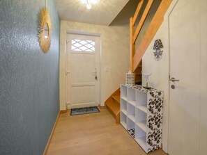 4 bedrooms, bed sheets - Charming Holiday Home in Seloignes With Garden (Momignies)