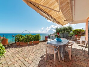 Balcony - Delightful Apartment in Villammare With Terrace (Vibonati)