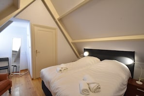 Huis | 2 slaapkamers, individueel gemeubileerd, beddengoed