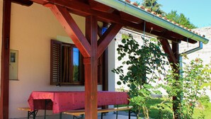 Cottage | Balcony - Peaceful Cottage in Stikada With Garden (Lovinac)