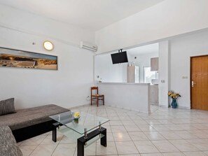 Living area - Modern Apartment in Vir With Balcony (Vir)