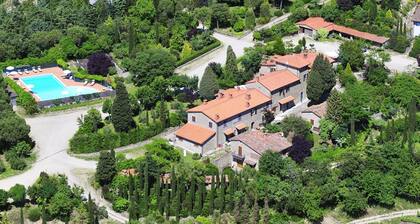Farmhouse in Campriano With Pool & Wine Tours
