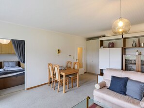 Dining - Placid Holiday Home in Möhnesee With Garden (Moehnesee)