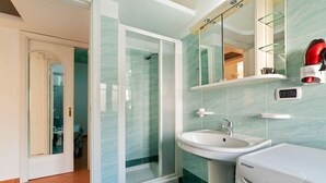 Bathroom - Inviting Apartment in Villammare With Small Garden (Vibonati)