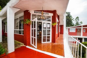 Breakfast and lunch served - Centro Vacacional Campestre Chinguirito (Villa del Carbón)