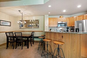 Dining - Beaver Creek Ski In/Out - Highlands Westview Condo (Beaver Creek)