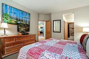 3 bedrooms, iron/ironing board, free WiFi, bed sheets - Beaver Creek Ski In/Out - Highlands Westview Condo (Beaver Creek)