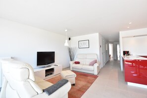 Living room - Tasteful Apartment Near the Centre and Beach of Bredene (Bredene)