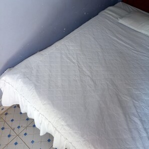Einzelzimmer | Schreibtisch, Verdunkelungsvorhänge, Bettwäsche