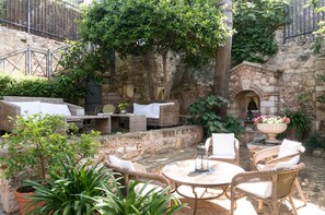 屋外ダイニングエリア