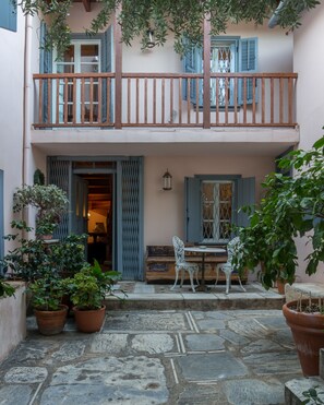 Exterior detail - Acropolis Villa by JJ Hospitality (Athina)