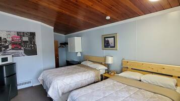 Basic Double Room, 2 Double Beds | Iron/ironing board, free WiFi