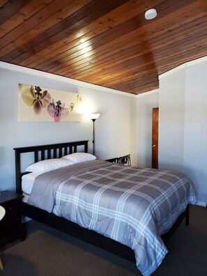 Chambre simple de base | Fer et planche à repasser, accès au Wi-Fi (inclus)