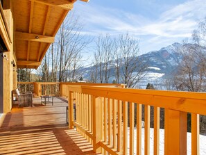 Chalet | Balcony - Magnificent Chalet in Niedernsill With Garden (Niedernsill)