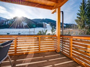 Balcony - Luxury Apartment in Hohentauern near Ski Lift (Hohentauern)