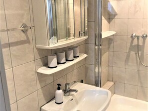 Apartment | Badezimmer