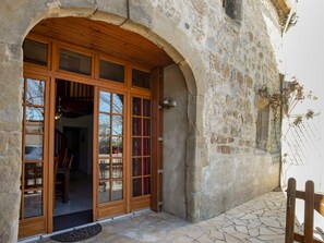 Exterior - Quiant Holiday Home in Azille With Terrace (Azille)