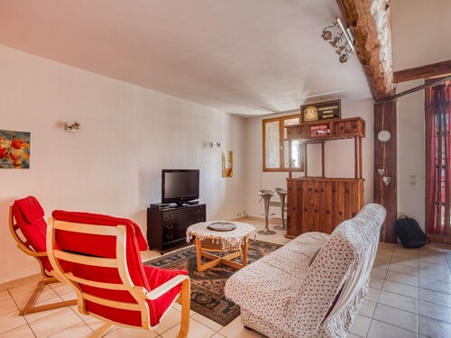 Quiant Holiday Home in Azille With Terrace