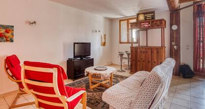 Quiant Holiday Home in Azille With Terrace