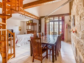 Dining - Quiant Holiday Home in Azille With Terrace (Azille)