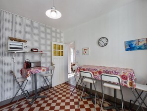 Dining - Picturesque Apartment in Bayeux With Private Courtyard (Bayeux)