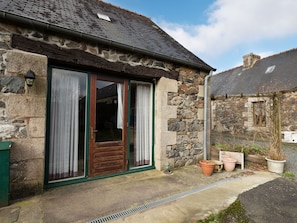 Exterior - Peaceful Holiday Home in La Chapele Neuve With Swimming Pool (La Chapelle-Neuve)