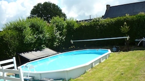 Pool - Quaint Holiday Home in Chapelle Neuve With Swimming Pool (La Chapelle-Neuve)