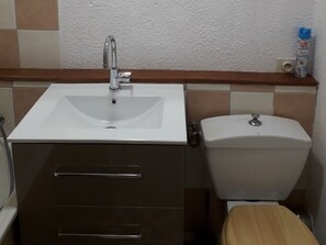 Apartment | Badezimmer | Duschwanne