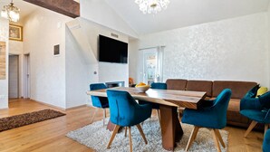 House | Dining - Beautiful Holiday Home in Novigrad With Private Swimming Pool (Novigrad)