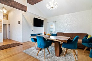 House | Dining - Beautiful Holiday Home in Novigrad With Private Swimming Pool (Novigrad)