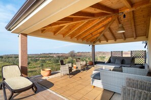 House | Balcony - Beautiful Holiday Home in Novigrad With Private Swimming Pool (Novigrad)