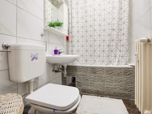 Bathroom - Studio Apartment in Zagreb near Lake (Zagreb)