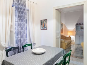 Dining - Cozy Holiday Home in Castellammare del Golfo near Sea (Castellammare del Golfo)