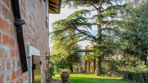 Unclassified image, 3 of 31, button - Pleasing Holiday Home in Castiglione del Lago With Swimming Pool (Castiglione del Lago)
