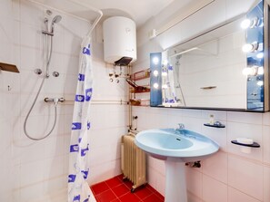 Shower - Cozy Holiday Home in Sanremo near Sea (Sanremo)