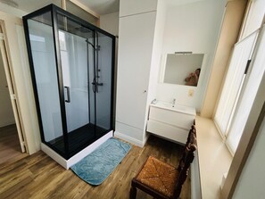 House | Bathroom