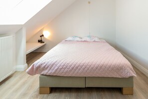 House | 2 bedrooms, individually furnished, bed sheets