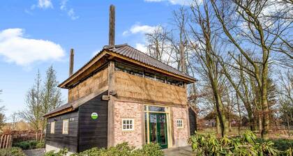 Pleasant Holiday Home in the Brabant Village of Zeeland wit Garden