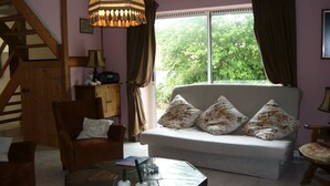 DVD player - Blissful Holiday Home in Chapelle Neuve With Swimming Pool (La Chapelle-Neuve)