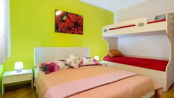 Apartment | 1 bedroom, individually furnished, bed sheets