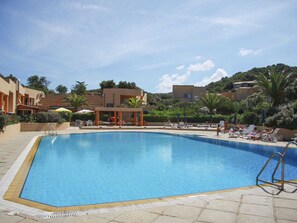 Outdoor pool - Apartment With Swimming Pool in Trinita D'agultu e Vignola (Trinità d'Agultu e Vignola)